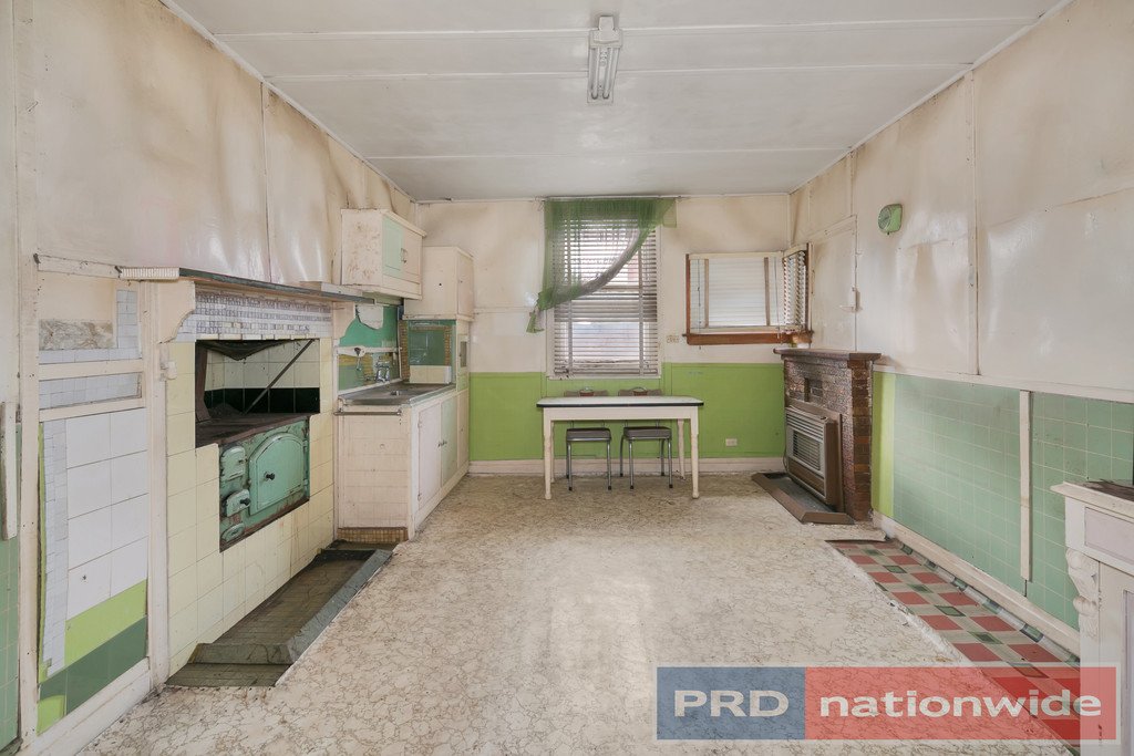 144 Spencer Street SEBASTOPOL 4