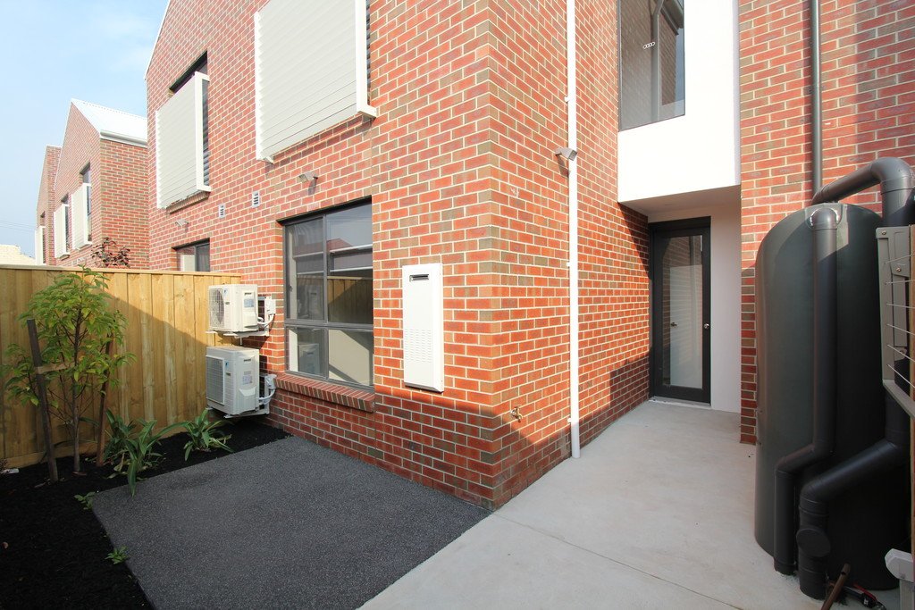 14/408 Drummond Street North BALLARAT CENTRAL 9