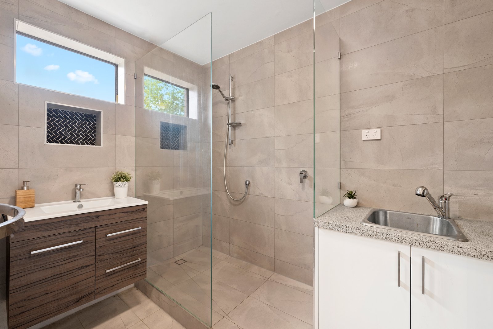 Gallery: 14/43 Williams Road