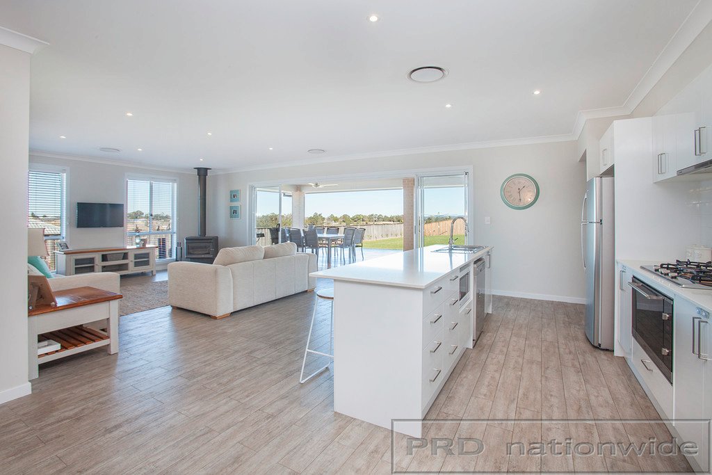 145 Bolwarra Park Drive BOLWARRA HEIGHTS 4