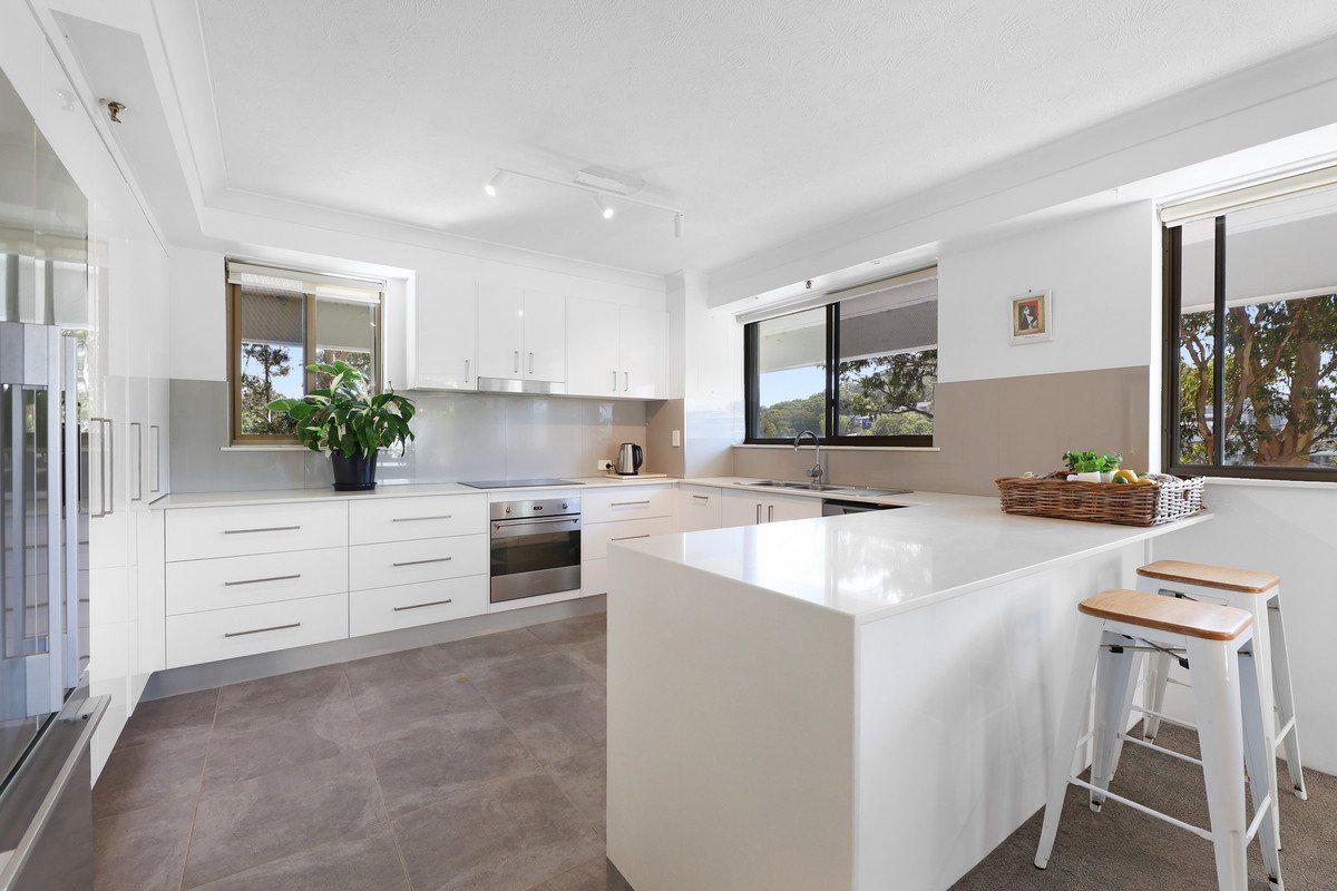 1/45 Hayle Street Burleigh Heads 3