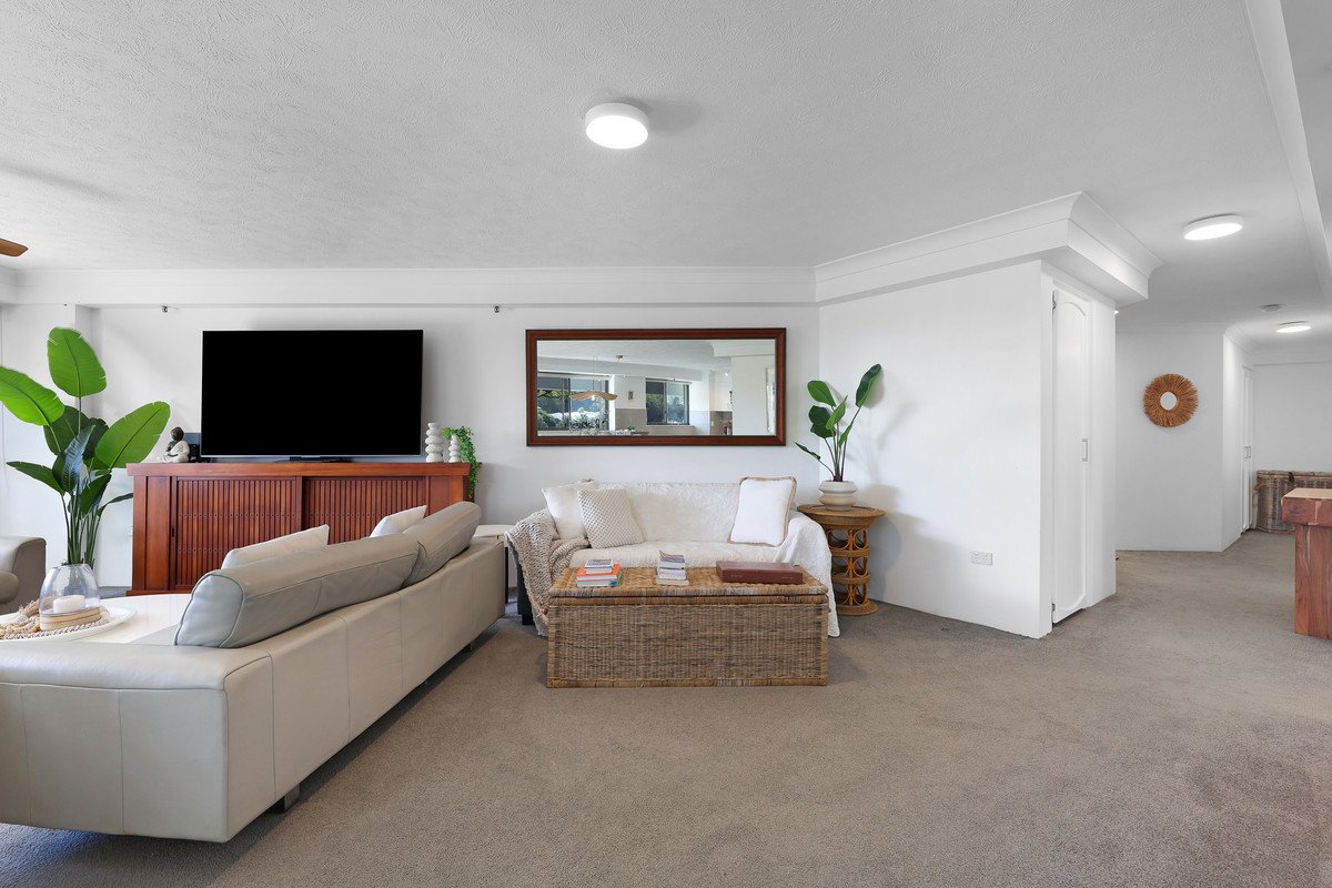 1/45 Hayle Street Burleigh Heads 12