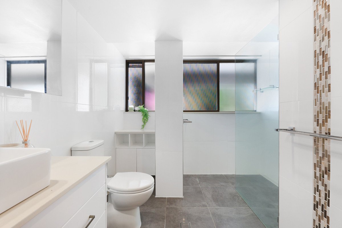 1/45 Hayle Street Burleigh Heads 17