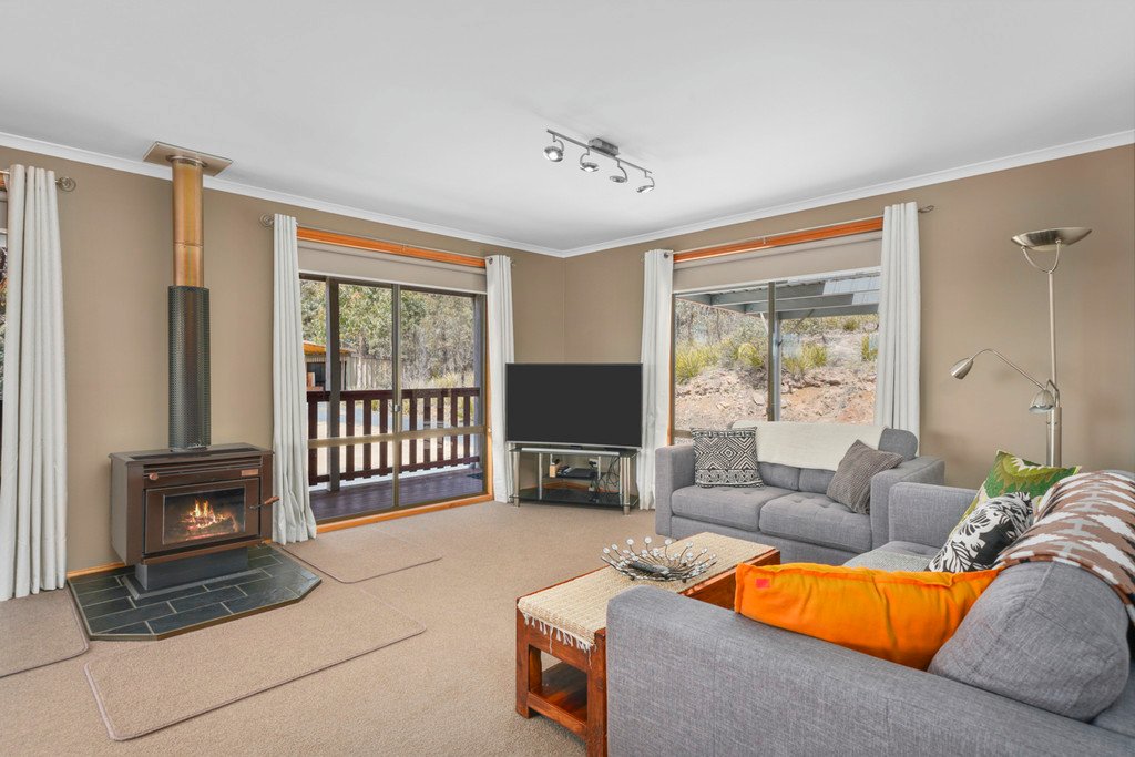 145 Jefferys Track LACHLAN 15