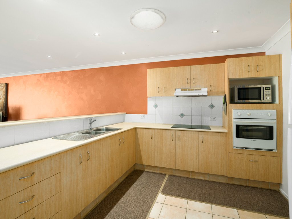 1/45 Kildare Drive BANORA POINT 2