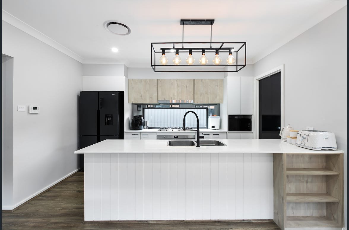 145 Sixteenth Ave  AUSTRAL 3