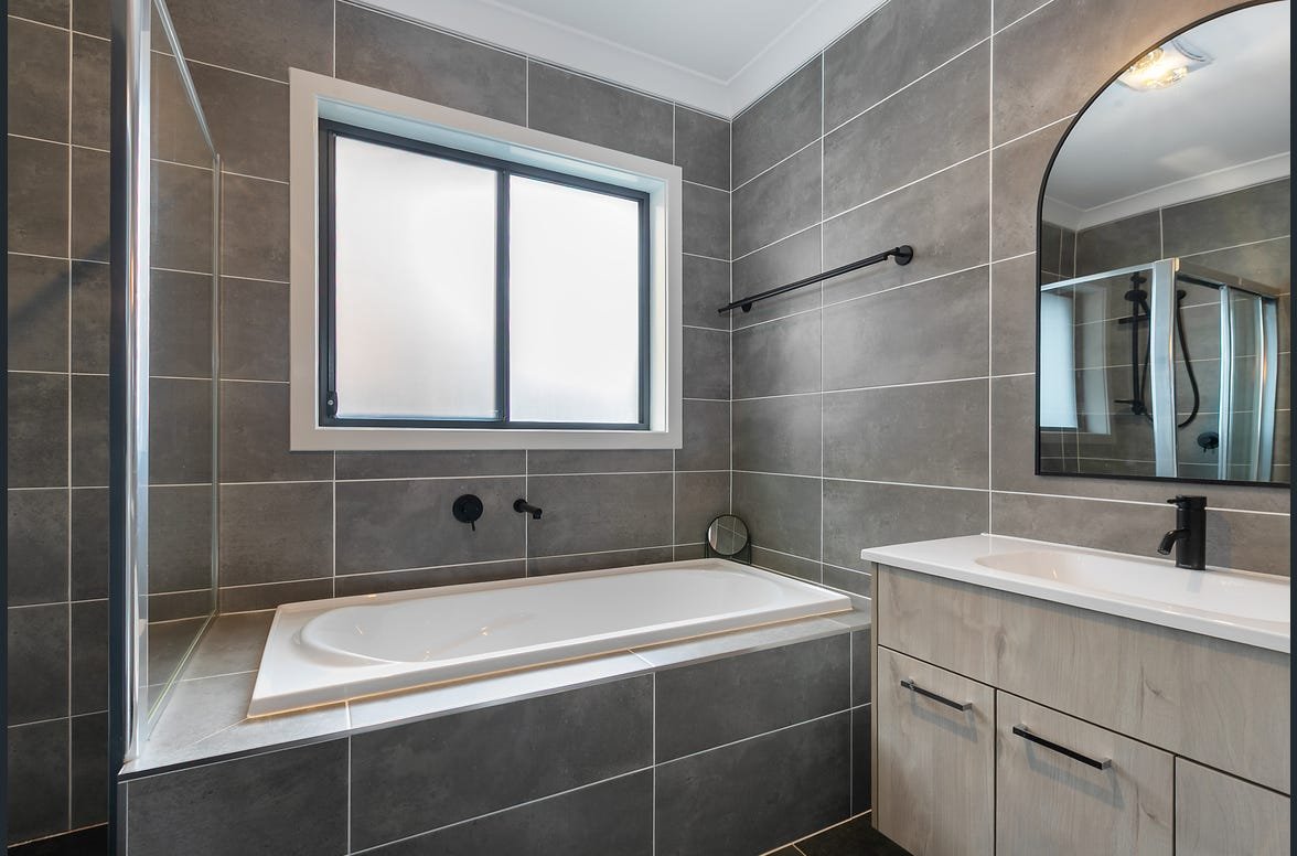 145 Sixteenth Ave  AUSTRAL 5