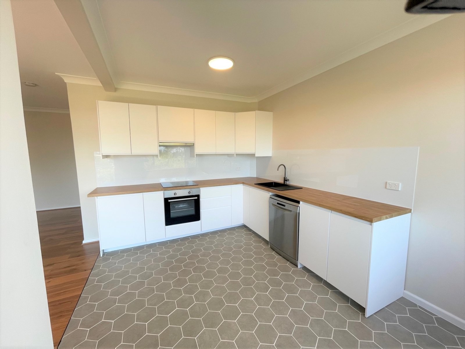 14/50 Rutland Street ALLAWAH 3