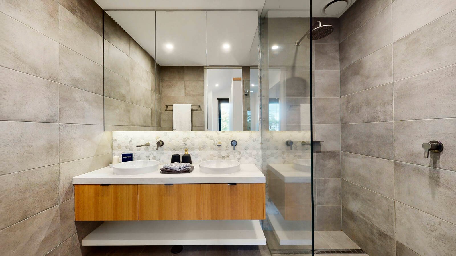 Real Estate and Property in 1/456 Barkers Road, Hawthorn East, VIC