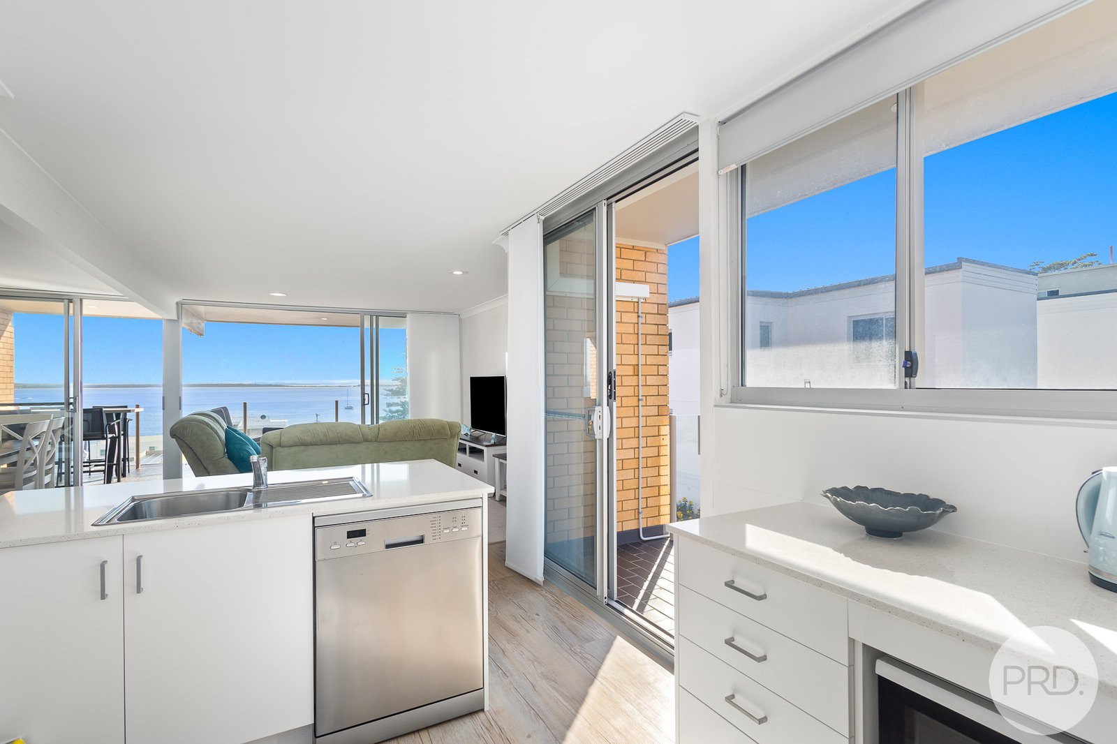 14/6-8 Tomaree Road SHOAL BAY 12