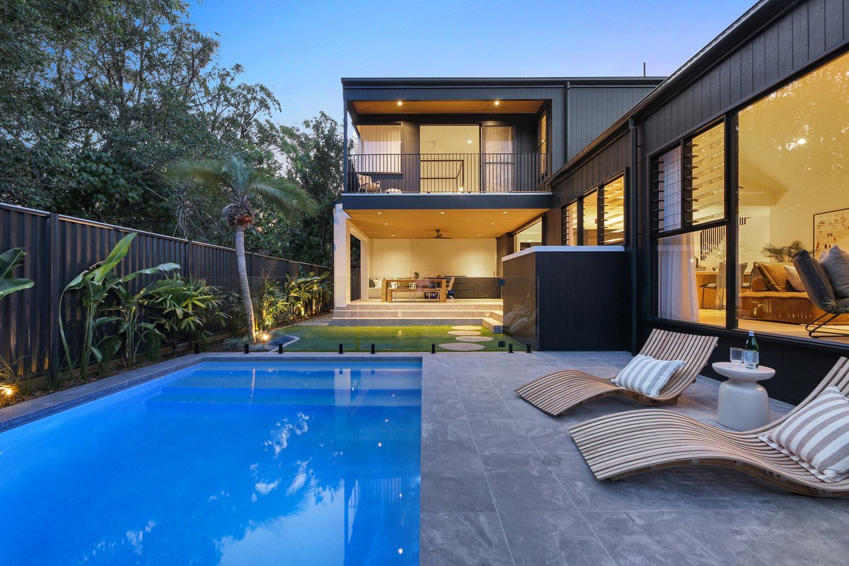 146 Acanthus Avenue BURLEIGH WATERS 2