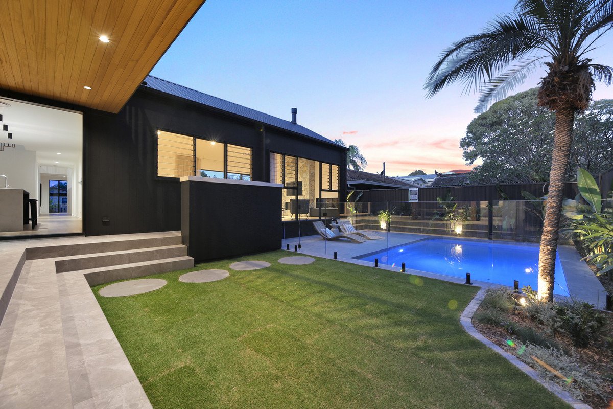 146 Acanthus Avenue BURLEIGH WATERS 35