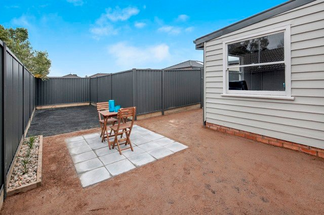 1/46 Bridge Street SEBASTOPOL 12