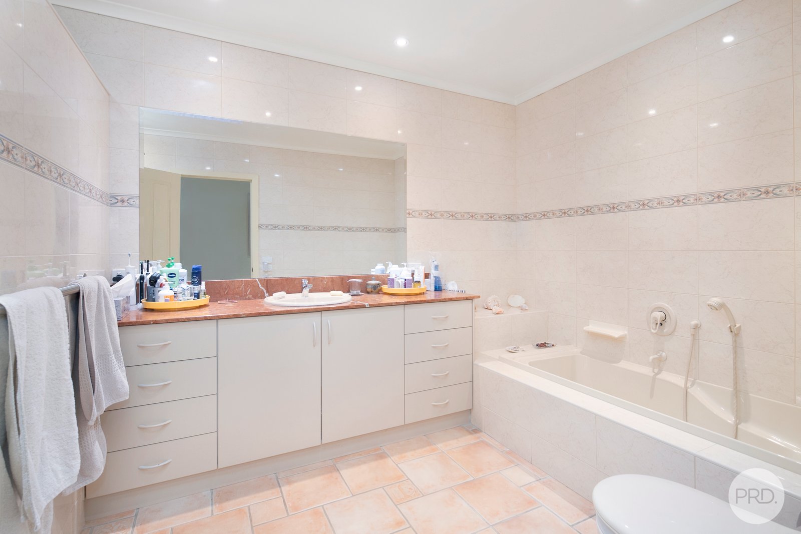 146 Courts Road CLARENDON 11