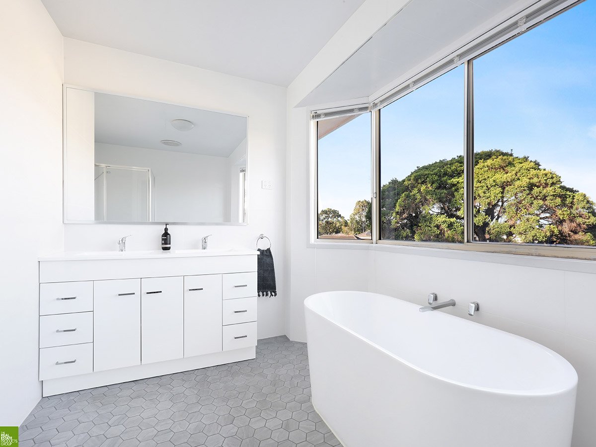 146 Lakeline Drive KANAHOOKA 9