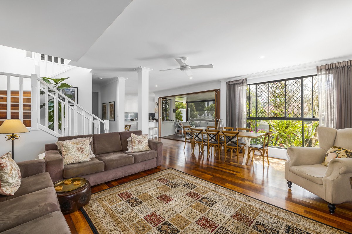 1/46 Sunshine Parade Miami 3