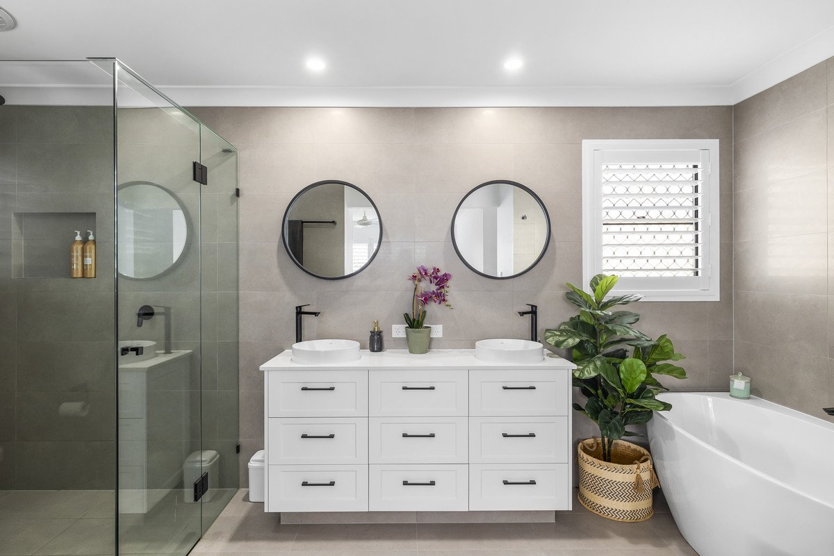 1/46 Sunshine Parade Miami 5