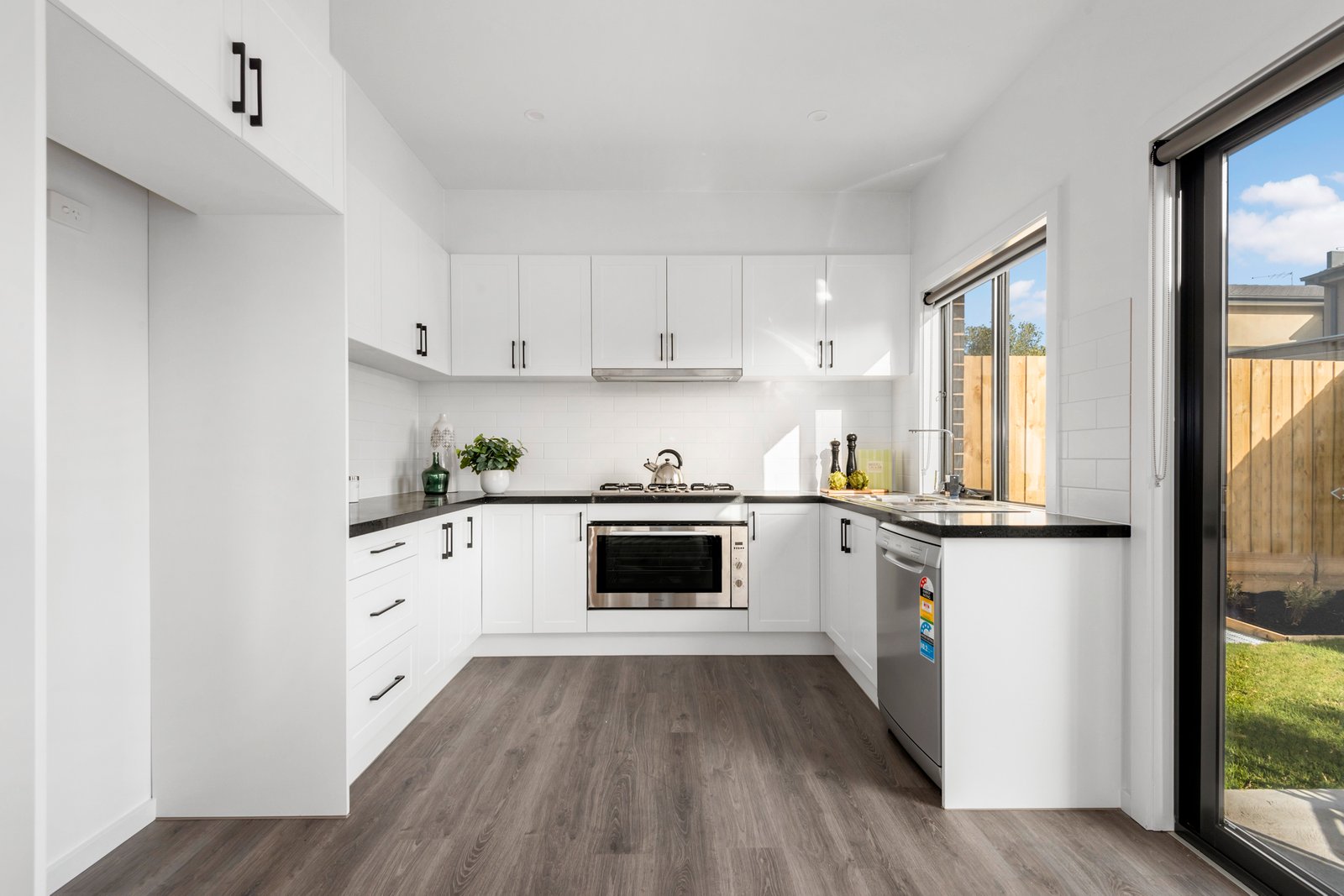 Gallery: 1/46 Tully Road