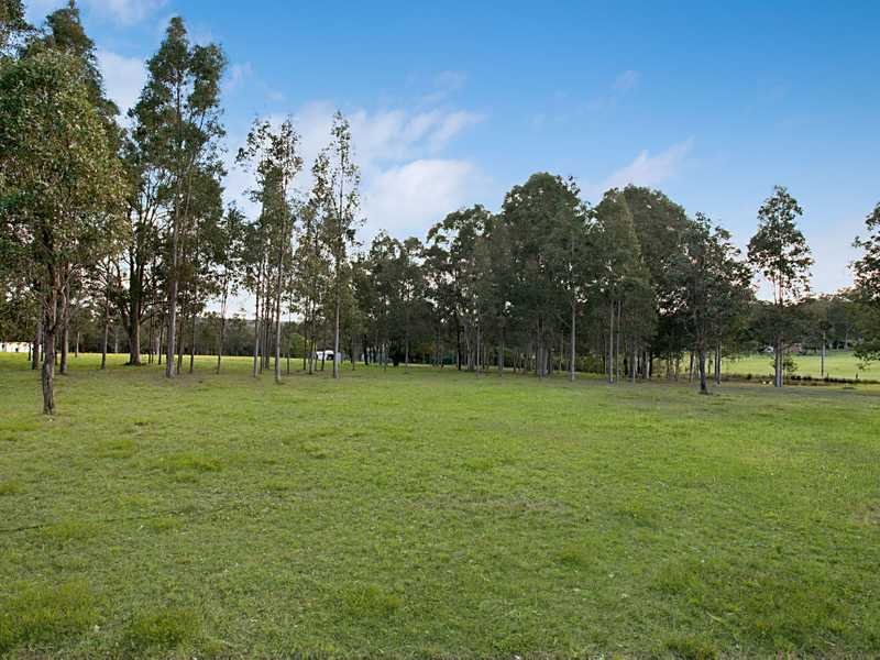 1461 NEW ENGLAND Highway HARPERS HILL 2