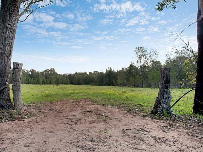 1461 NEW ENGLAND Highway HARPERS HILL 6