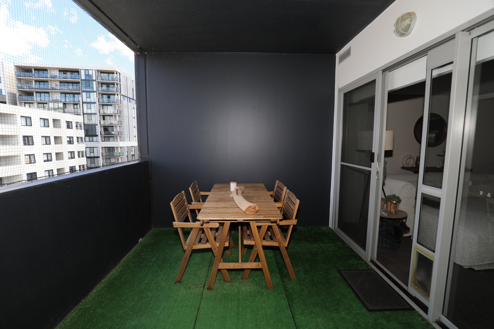 146/35 Oakden Street GREENWAY 8