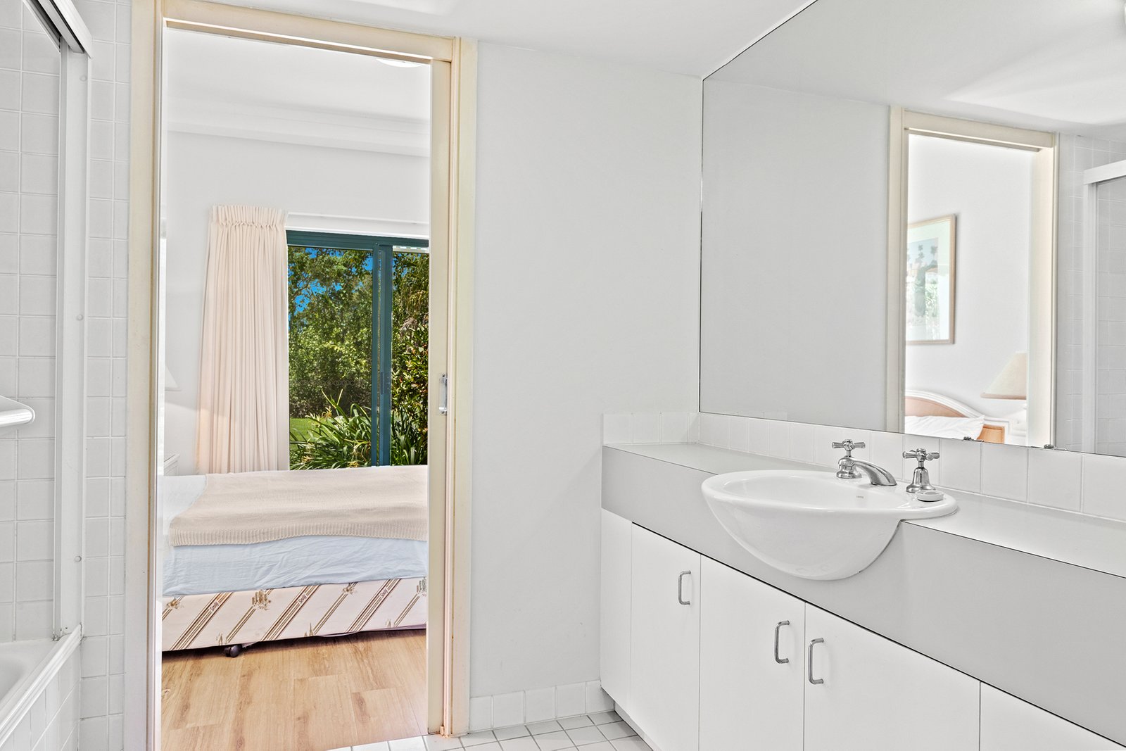 1464/615 Kunapipi Road LAGUNA QUAYS 16