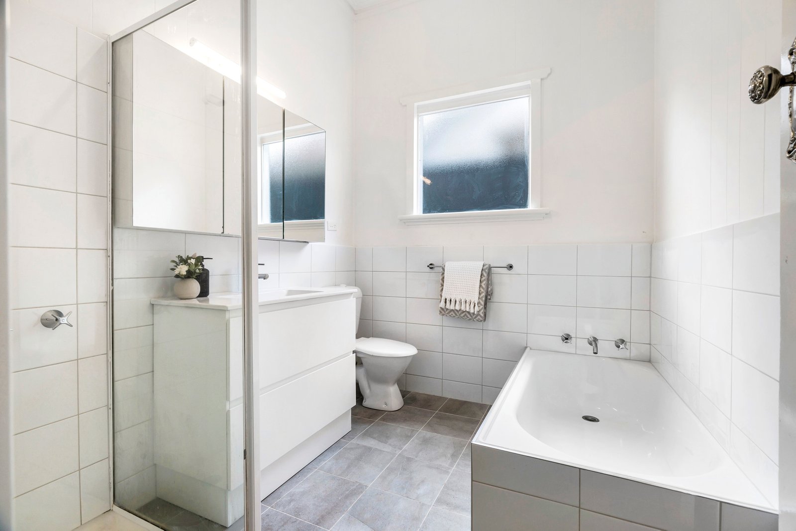 Real Estate and Property in 147 Booran Road, Caulfield South, VIC