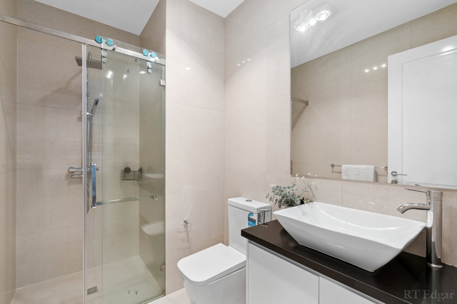 Real Estate and Property in 1/47 Bowen Road, Doncaster East, VIC