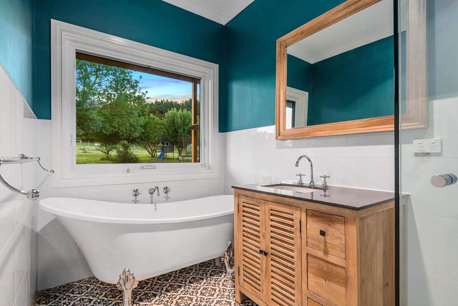 Real Estate and Property in 147 Couzens Lane, Romsey, VIC