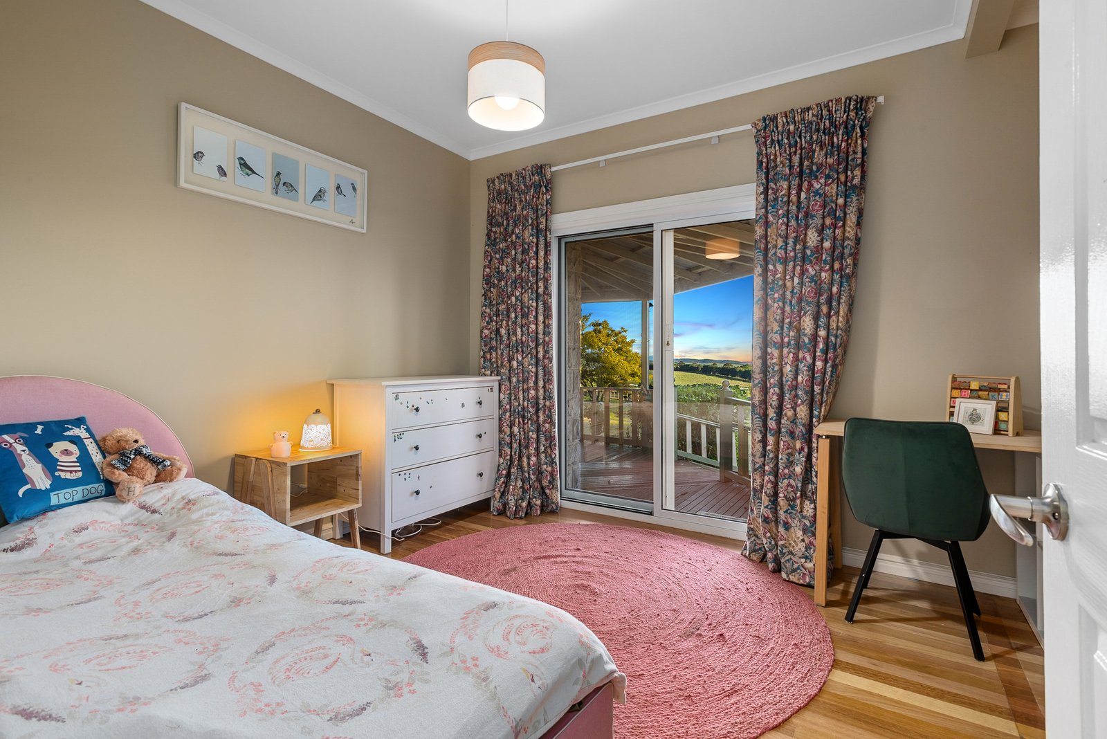 Real Estate and Property in 147 Couzens Lane, Romsey, VIC