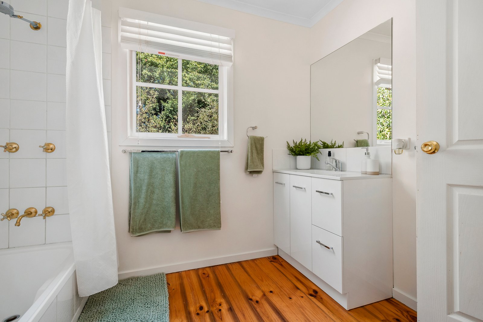 Real Estate and Property in 147 Harts Lane, Kyneton, VIC