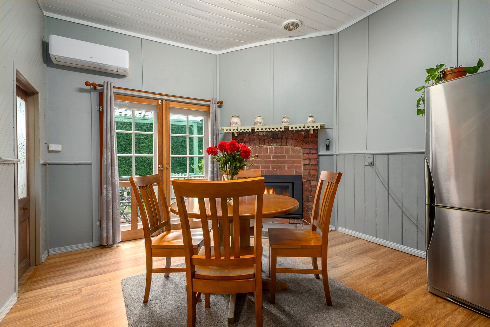 Real Estate and Property in 147 High Street, Woodend, VIC