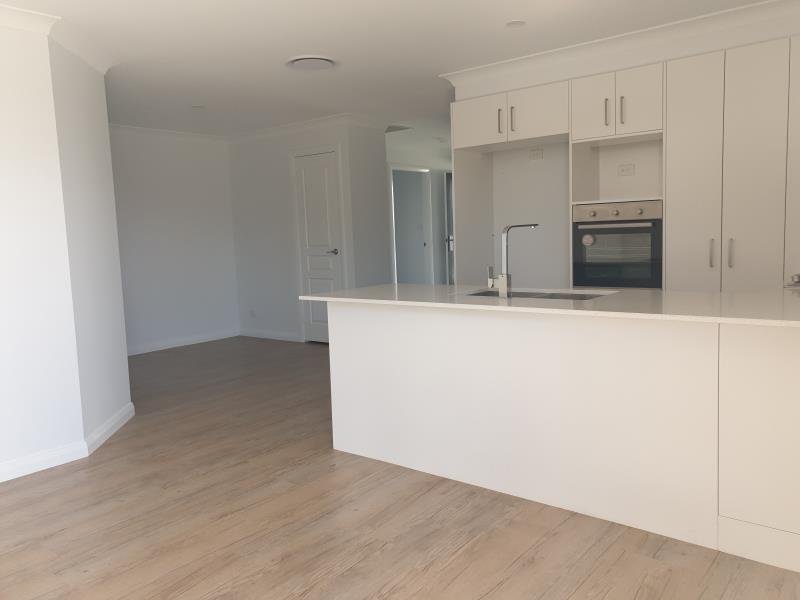 1/47 Kingham Street TAMWORTH 8