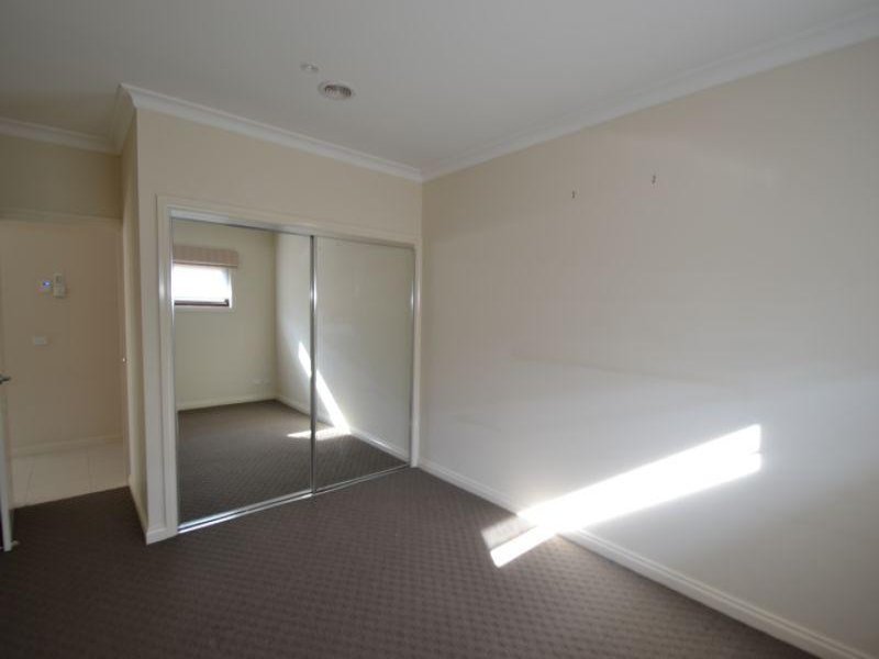 Gallery: 1/47 Rae Avenue
