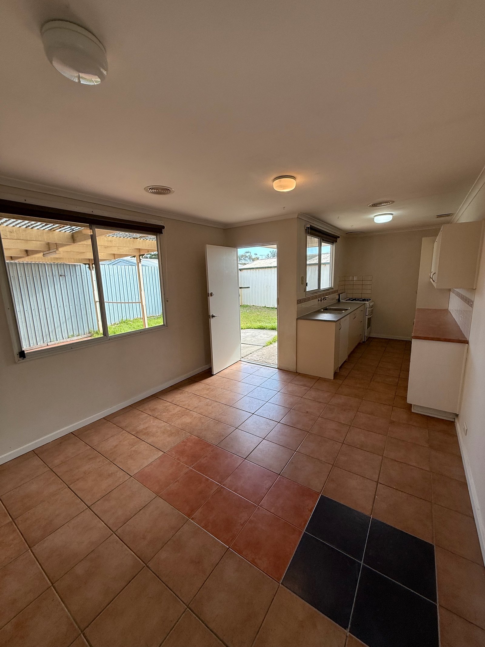 Gallery: 148 Fairbairn Drive