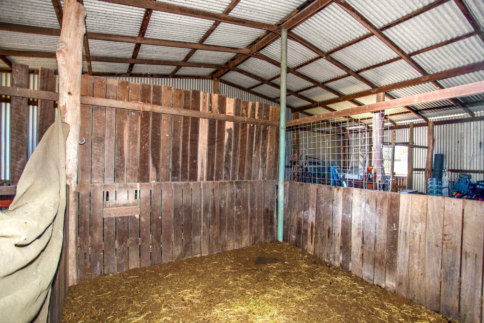 148 ROUGHIT Lane ROUGHIT 24