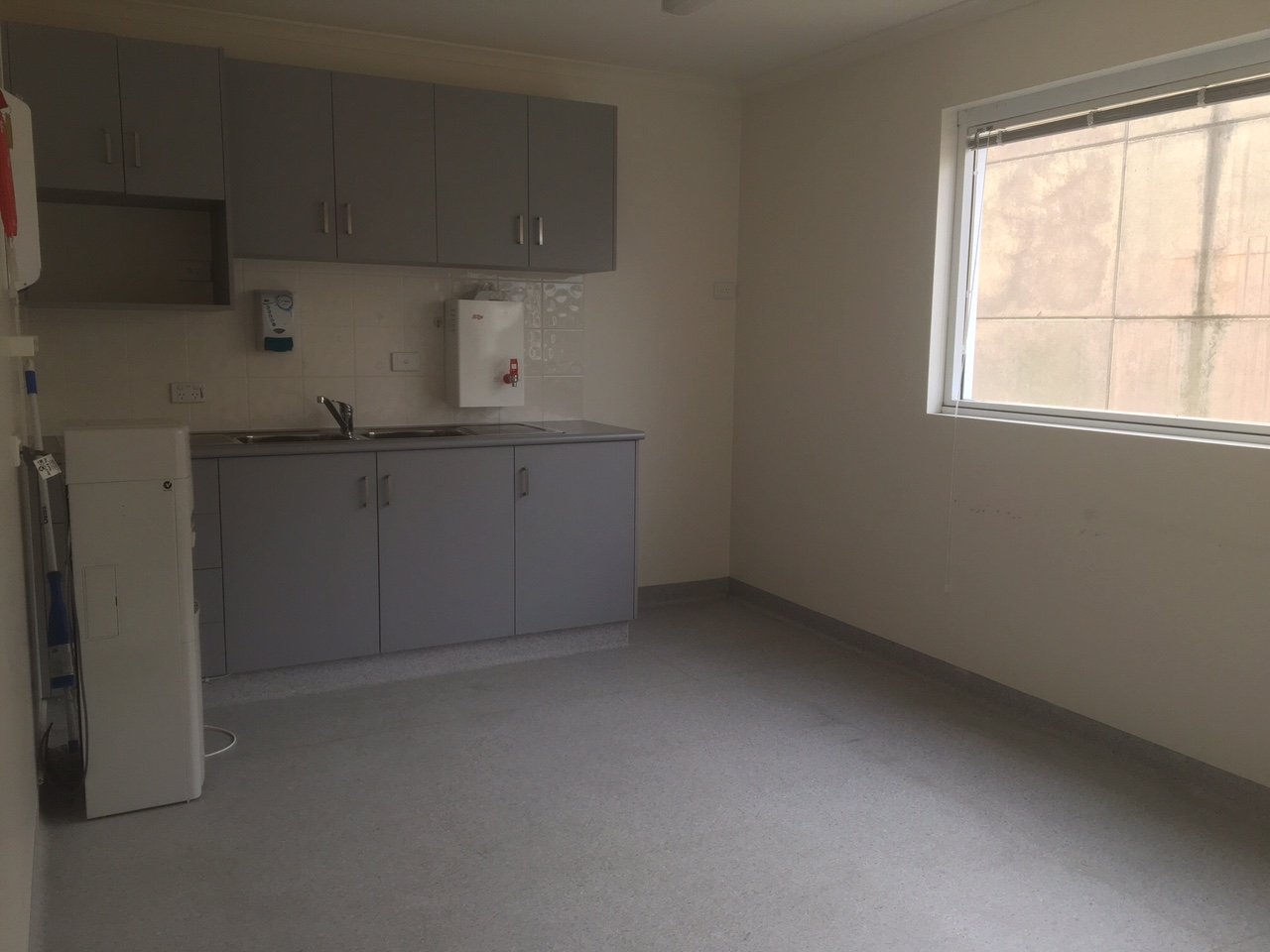 1/486 Atkins Street SOUTH ALBURY 9