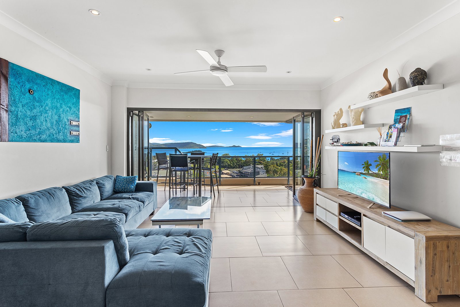 148/6 Eshelby Drive CANNONVALE 1