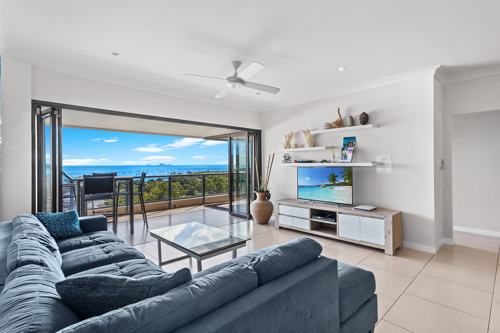 148/6 Eshelby Drive CANNONVALE 2
