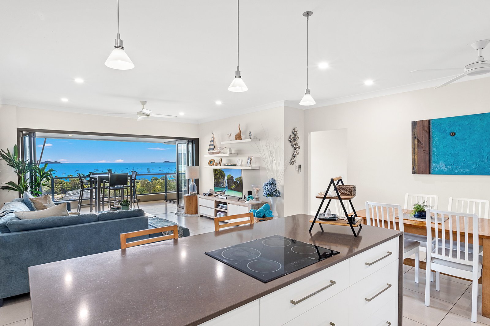 148/6 Eshelby Drive CANNONVALE 5