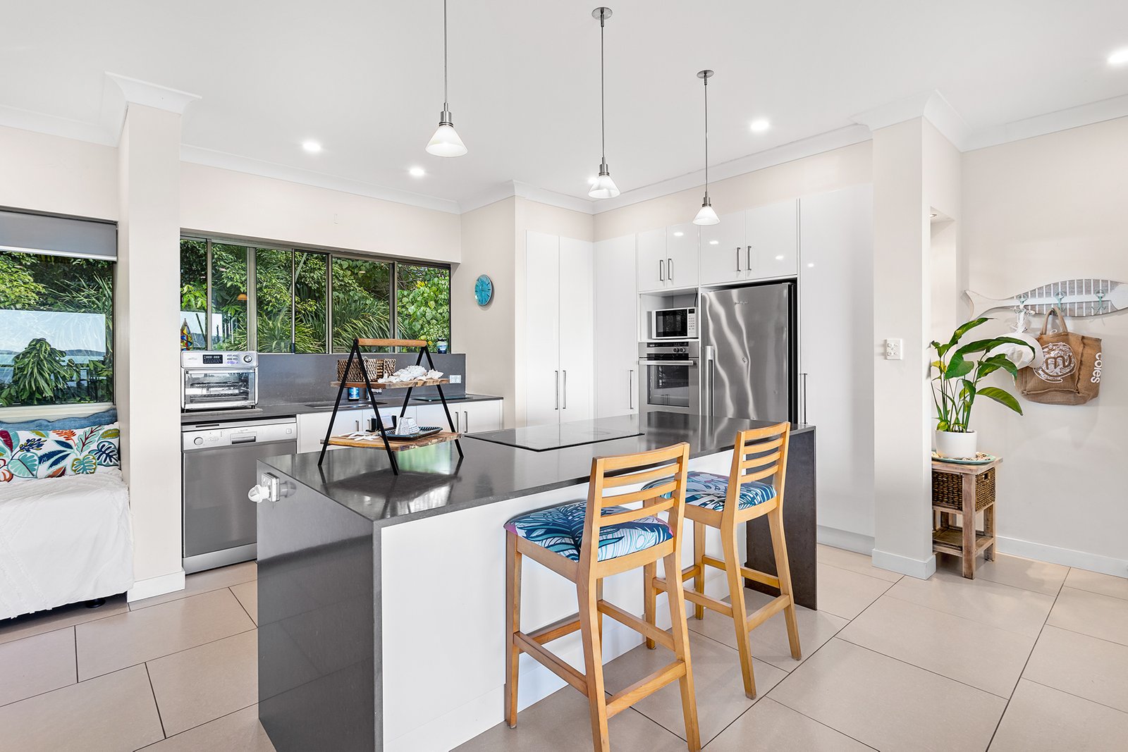 148/6 Eshelby Drive CANNONVALE 9