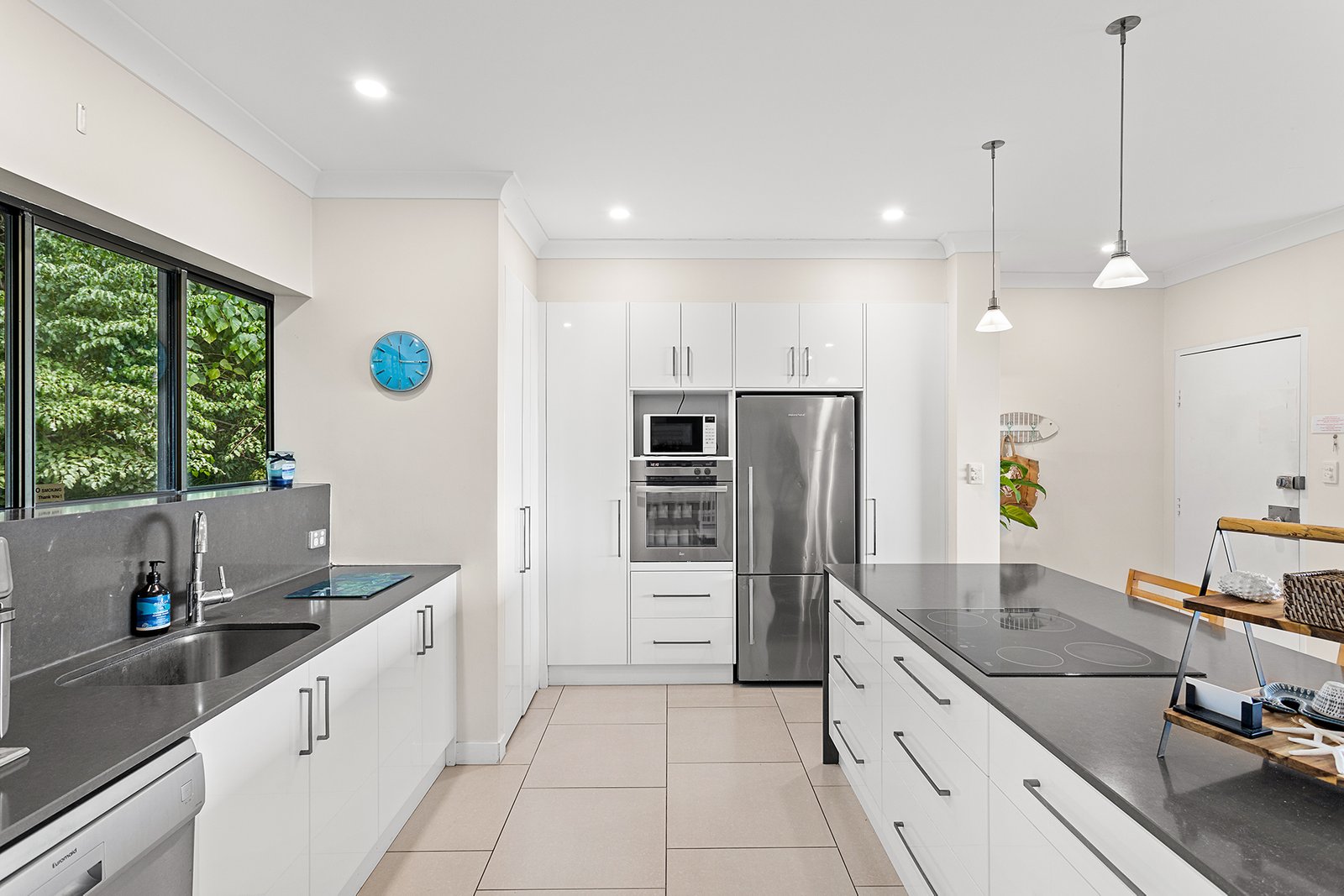 148/6 Eshelby Drive CANNONVALE 11