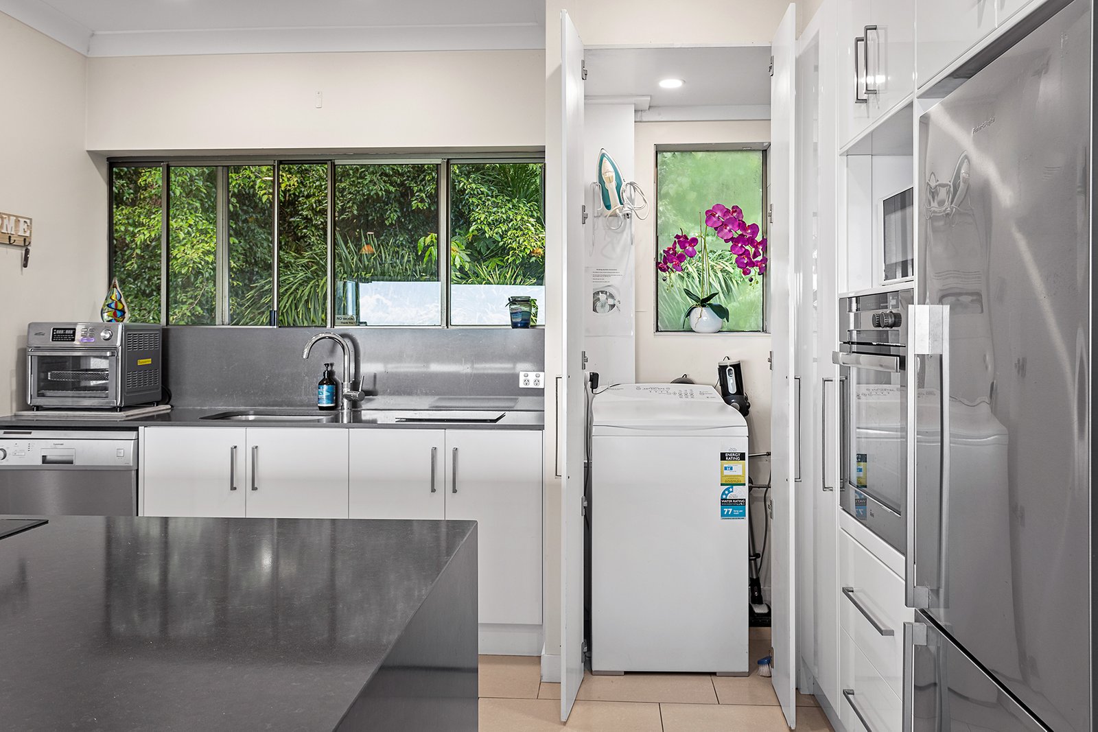 148/6 Eshelby Drive CANNONVALE 13