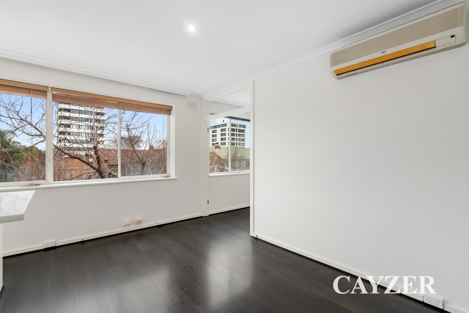 Gallery: 14/86 Park Street