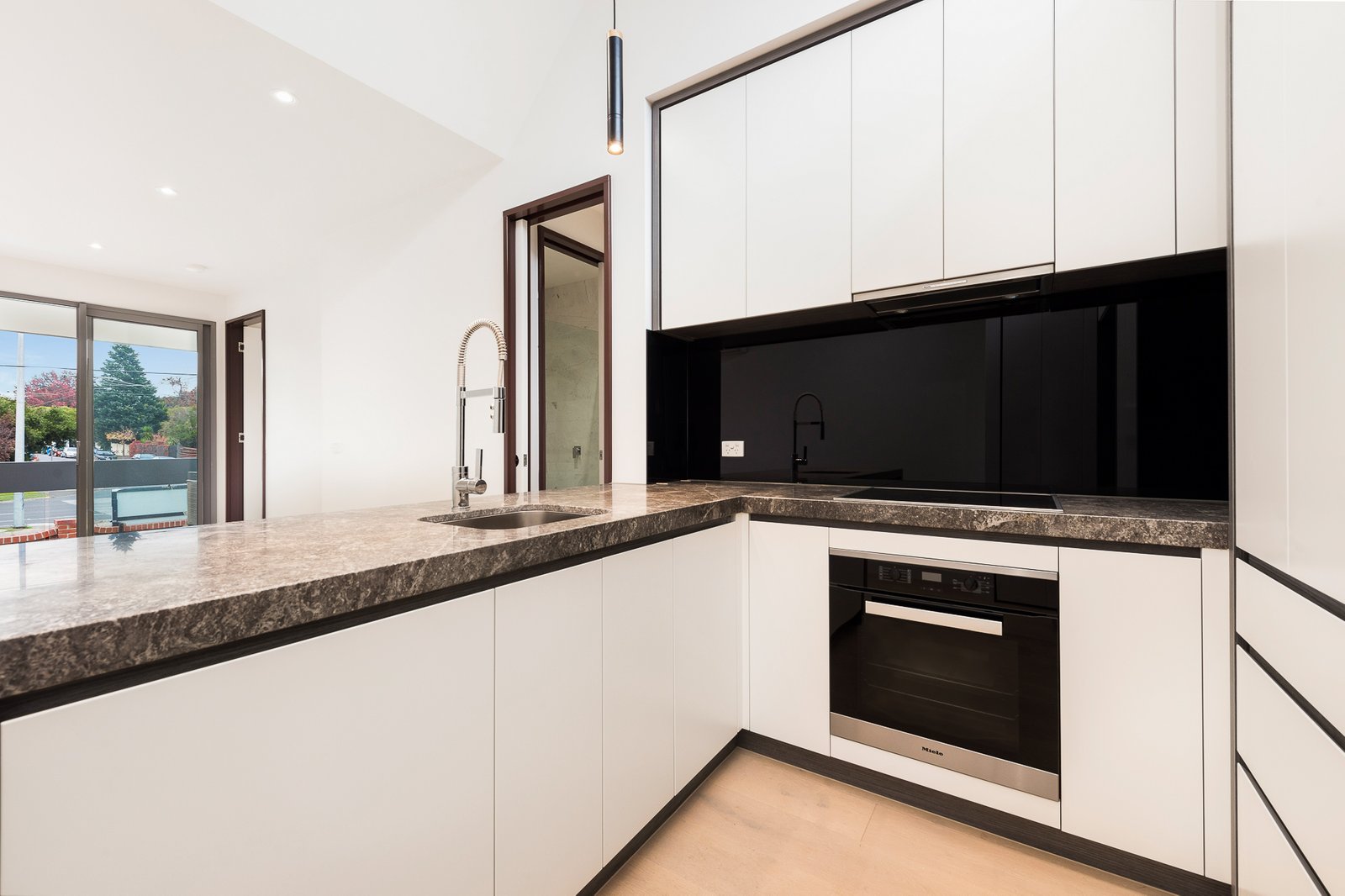 Gallery: 1/48B Montclair Avenue