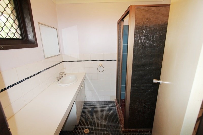 1/49 Kumbari Avenue SOUTHPORT 6