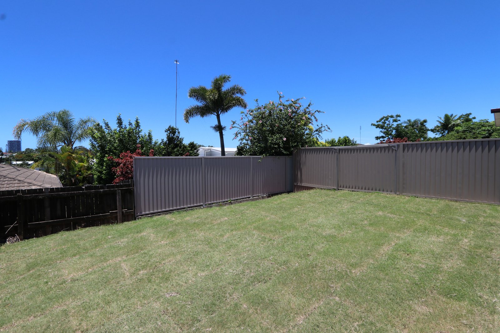 1/49 Kumbari Avenue SOUTHPORT 2