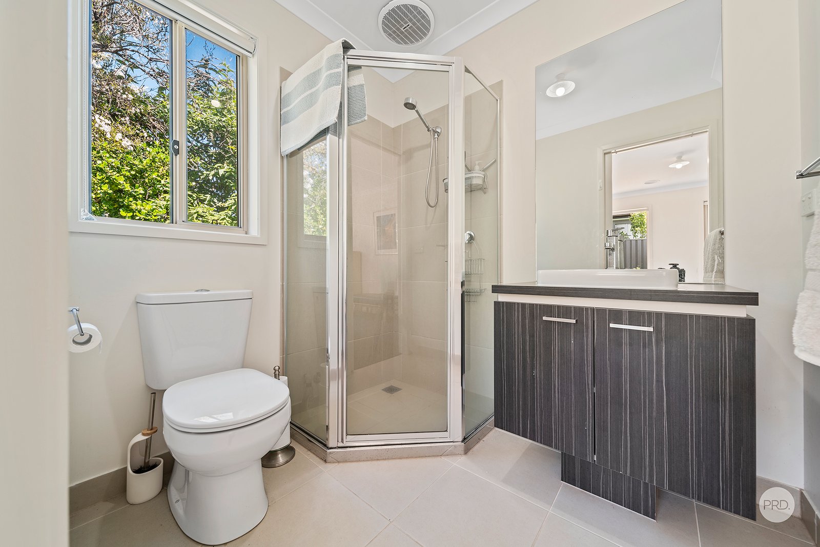 1/49 Raglan Street WHITE HILLS 7