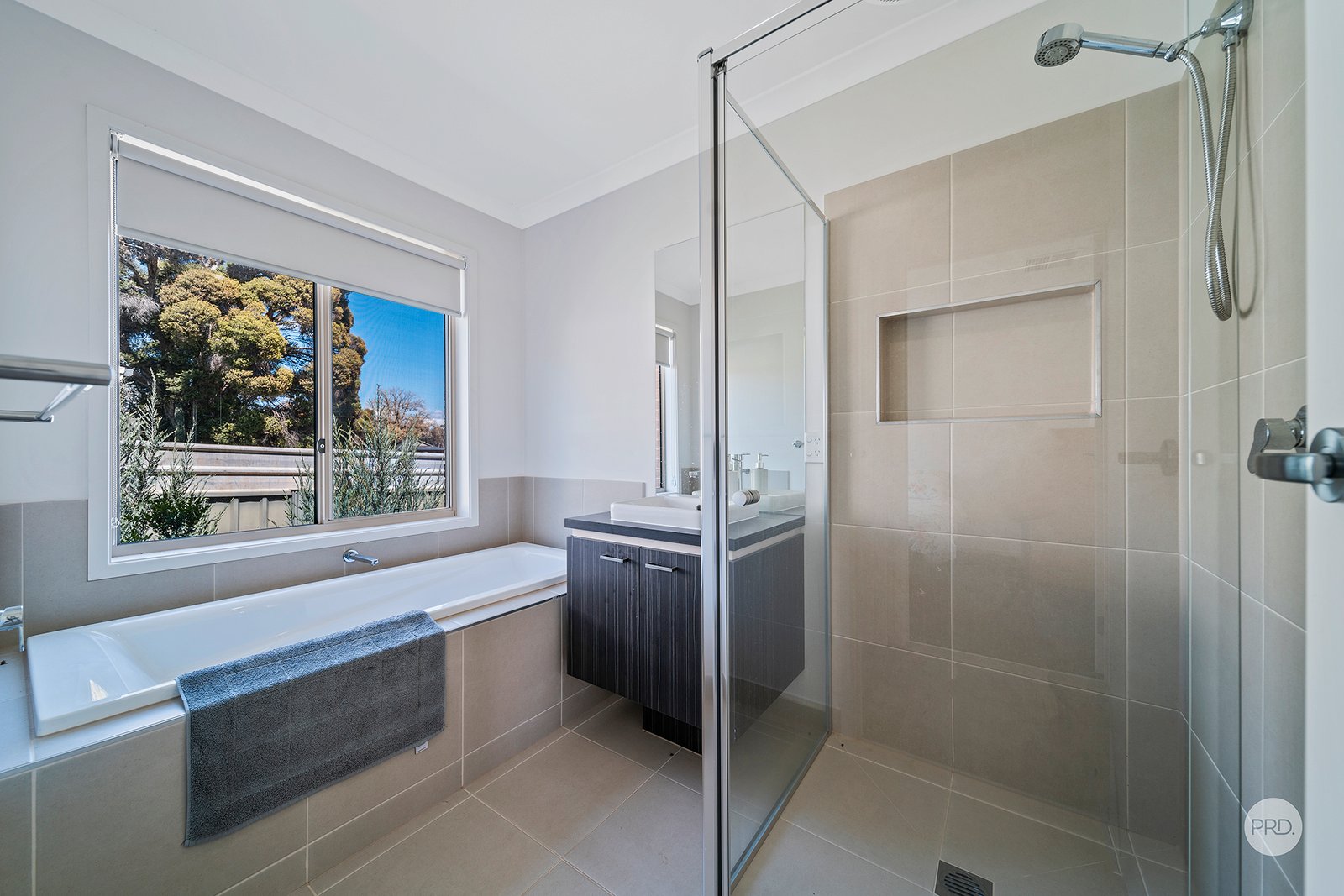 1/49 Raglan Street WHITE HILLS 10