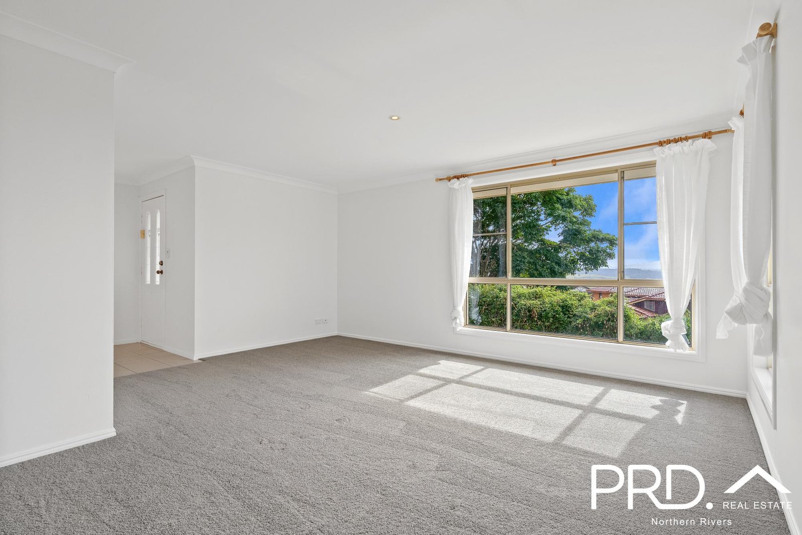 1/49 Trinity Drive GOONELLABAH 5